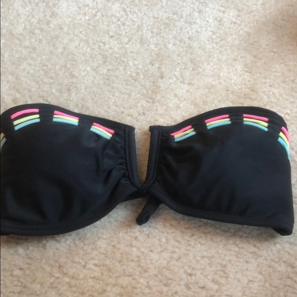 Bikini - Picture 2 of 3